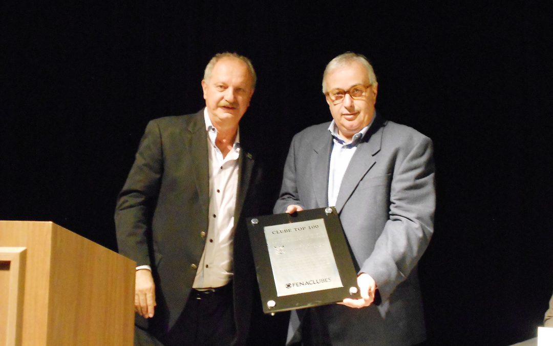 Corinthians é homenageado com placa Clube TOP 100