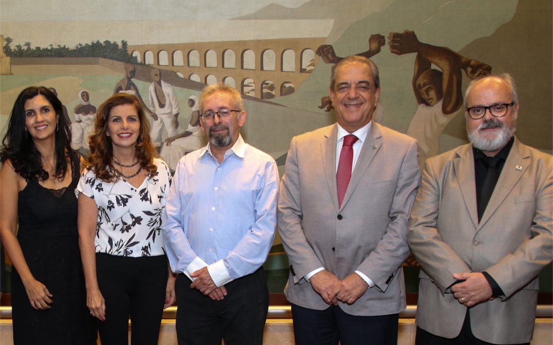 Em noite especial, FENACLUBES e SINDI-CLUBE homenageiam vencedores do Prêmio Nacional de Literatura dos Clubes