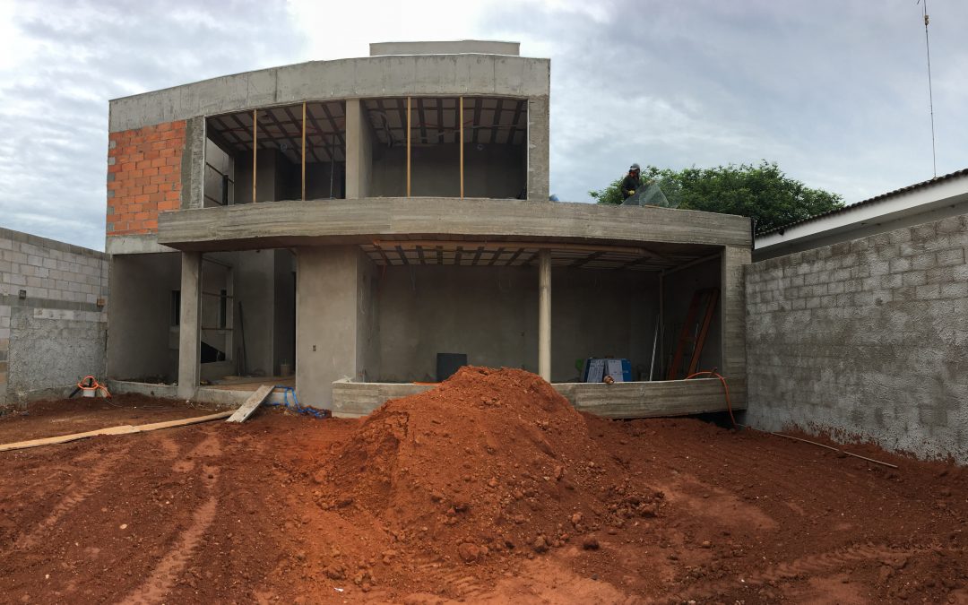 Construção da sede própria mantém o ritmo previsto, mesmo durante as Festas