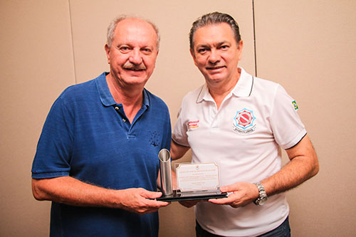 Presidente da FENACLUBES é homenageado pelo SINDICLUBES PA