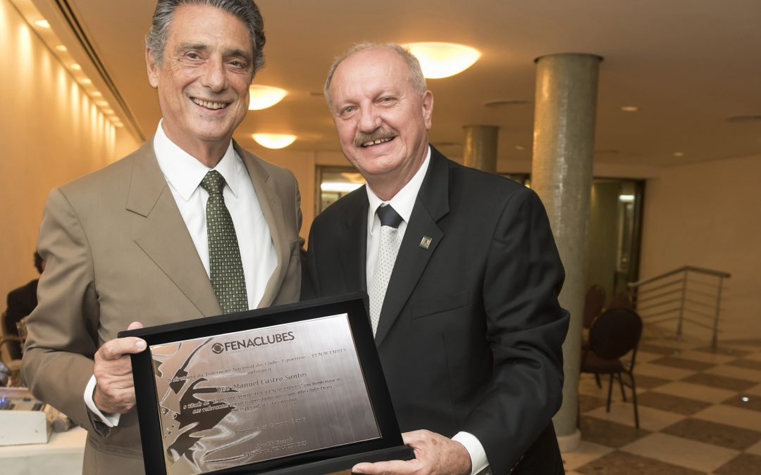 Ex-presidente do Club Athletico Paulistano recebe homenagem da FENACLUBES