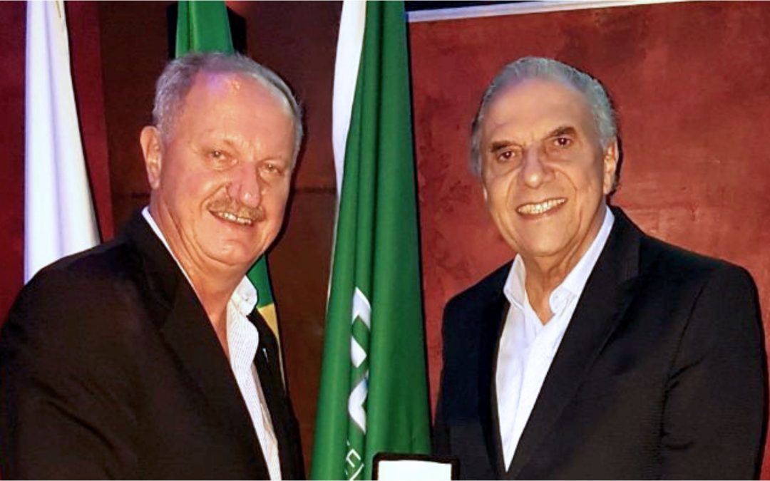 Presidente da FENACLUBES recebe comenda dos Clubes Mineiros