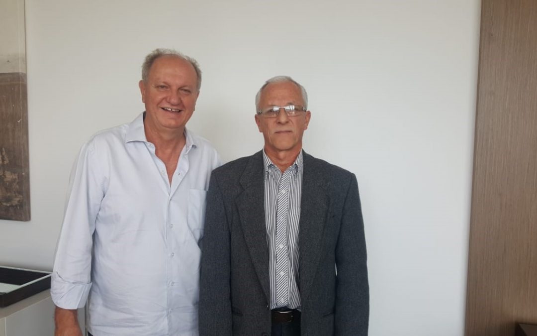 Presidente da Confederação de Esgrima visita a FENACLUBES