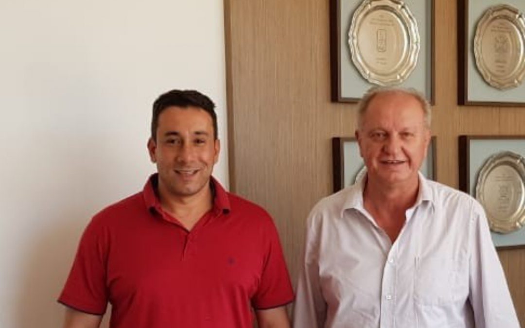 Representante da CBHb visita a FENACLUBES