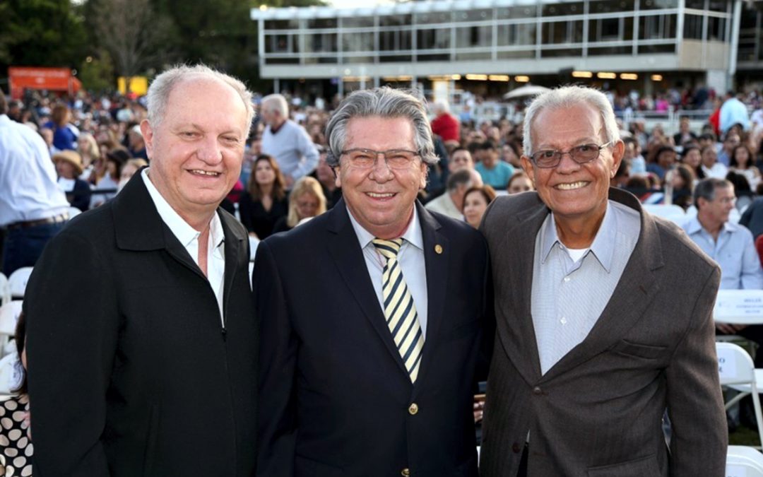 Presidente da FENACLUBES é homenageado em Brasília