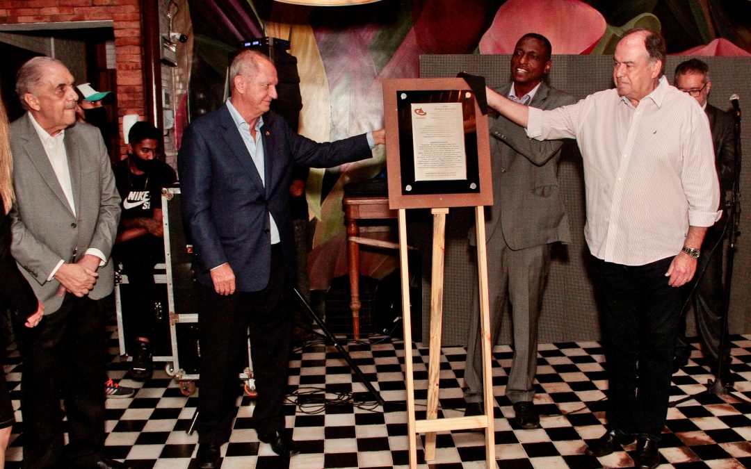 Presidente da FENACLUBES é homenageado pelos Clubes de Minas Gerais