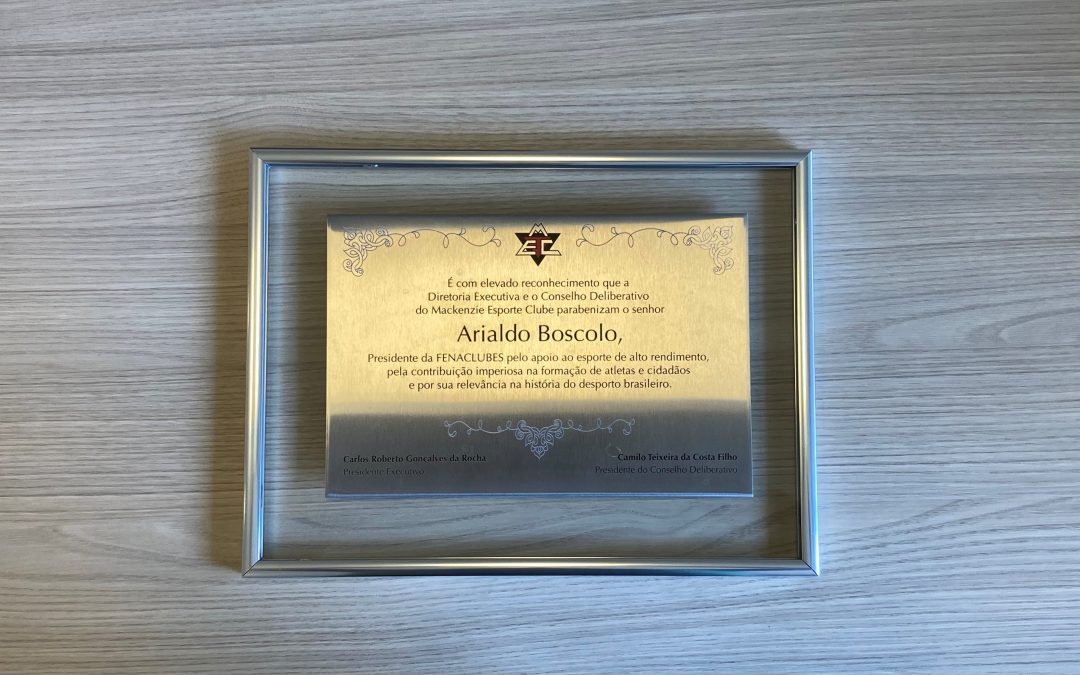 Presidente da FENACLUBES é homenageado pelo Mackenzie/MG
