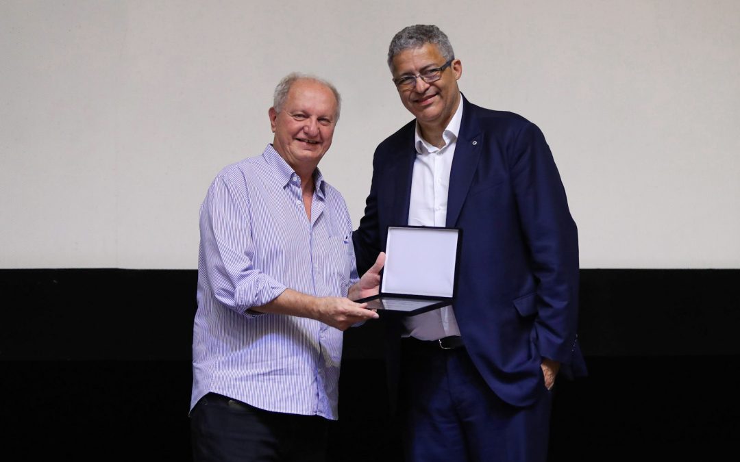 Presidente da FENACLUBES é homenageado no Esporte Clube Pinheiros